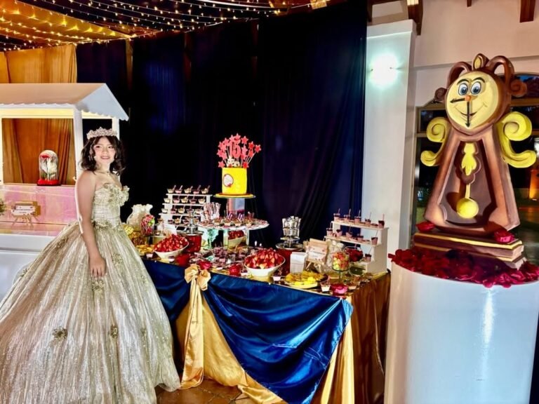 Decoracion de quince anos moderna en el Salon Santa Elena de Haciendas Trinity Club