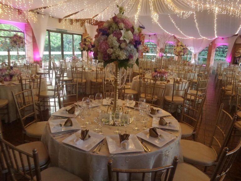Montaje de gala para bodas en el Salon Santa Elena en la sabana de Bogota
